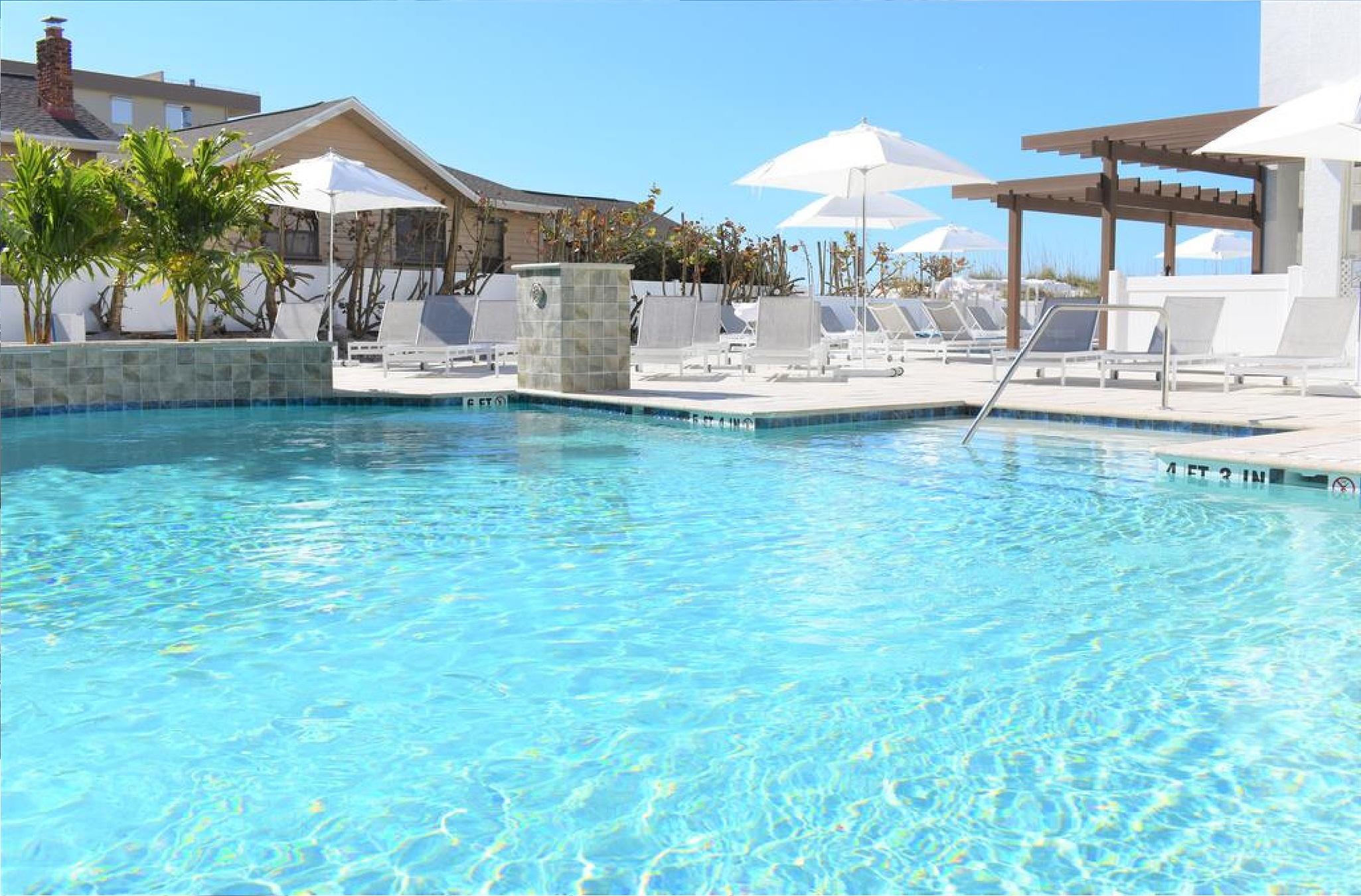 Barefoot Beach Club St. Pete Beach Exterior photo