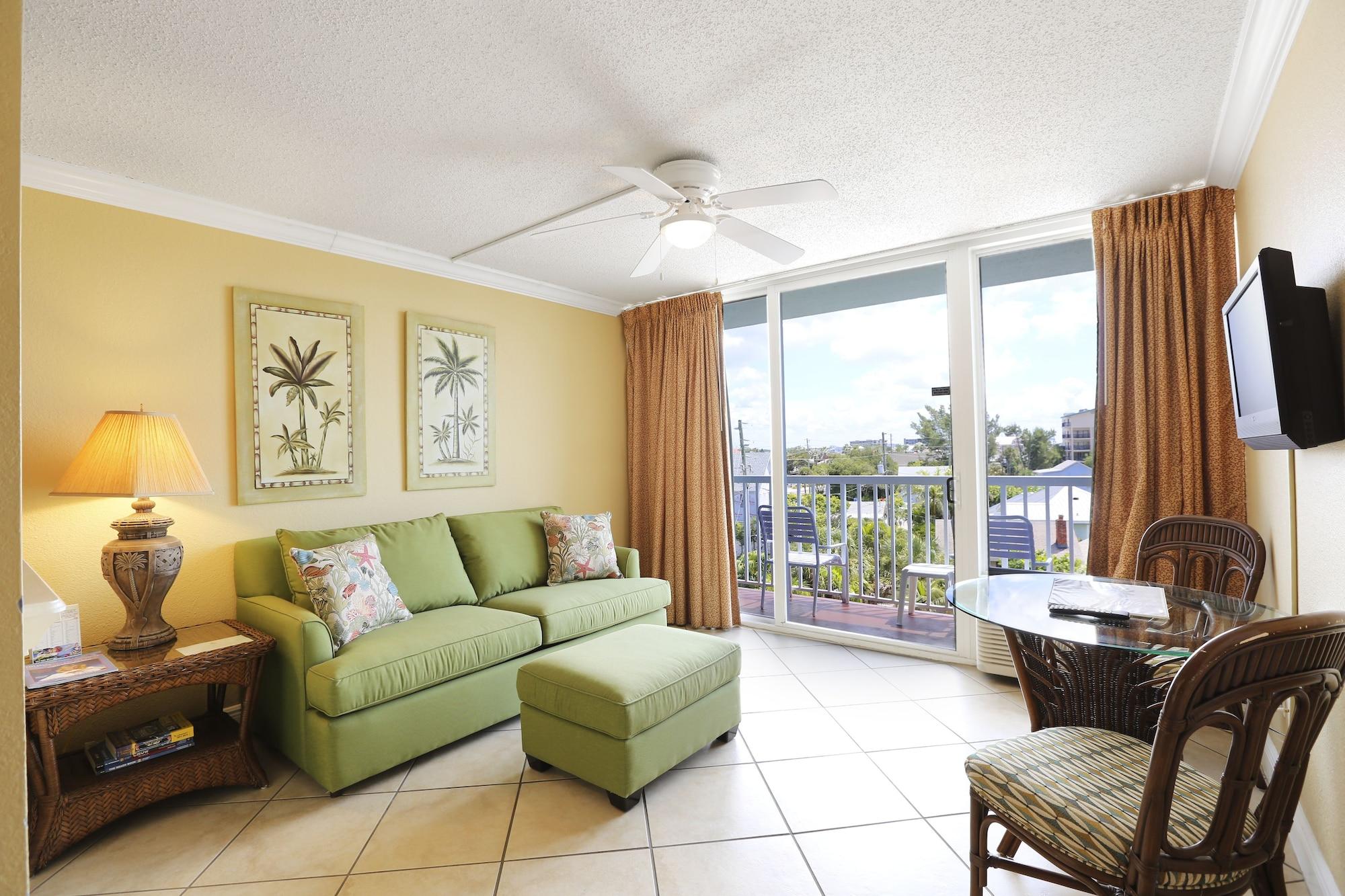 Barefoot Beach Club St. Pete Beach Exterior photo