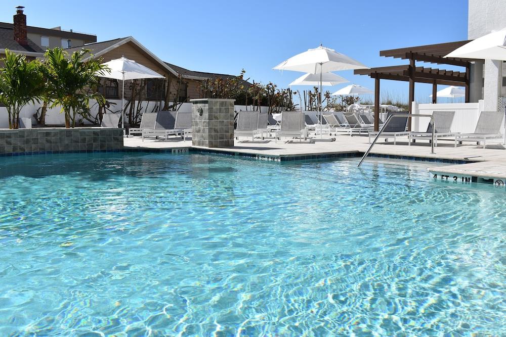 Barefoot Beach Club St. Pete Beach Exterior photo