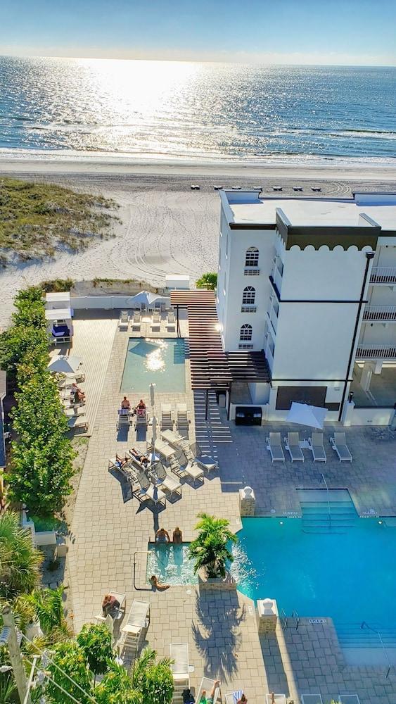Barefoot Beach Club St. Pete Beach Exterior photo