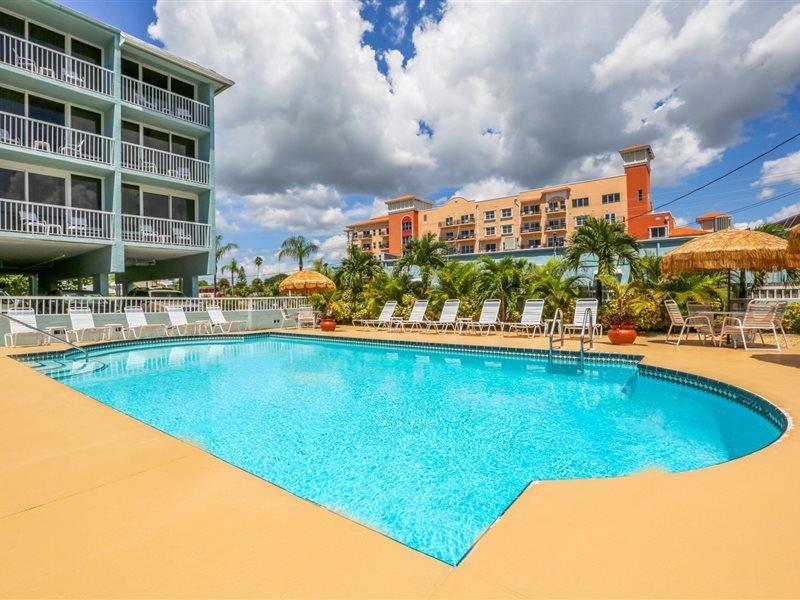 Barefoot Beach Club St. Pete Beach Exterior photo