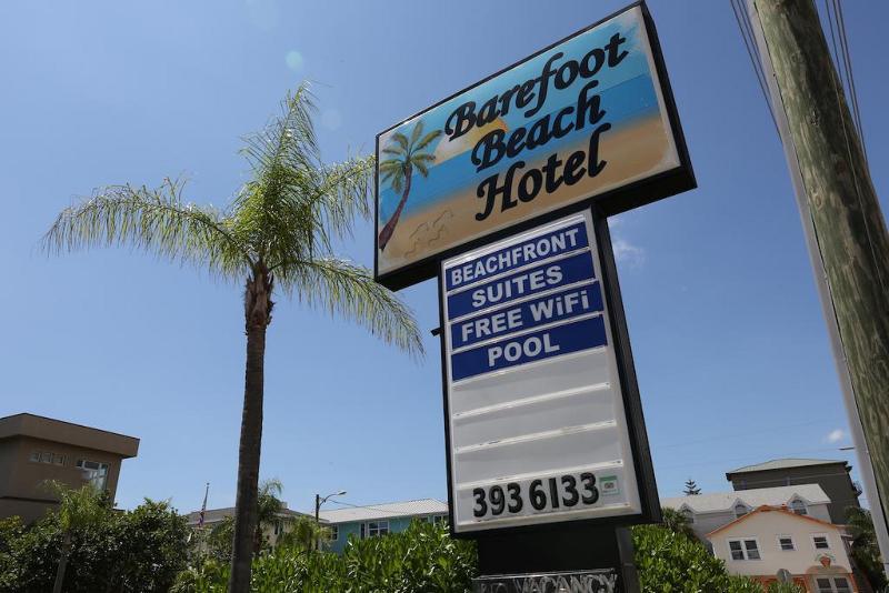 Barefoot Beach Club St. Pete Beach Exterior photo