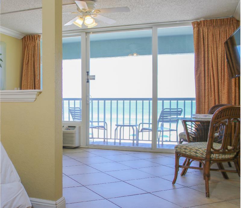 Barefoot Beach Club St. Pete Beach Exterior photo